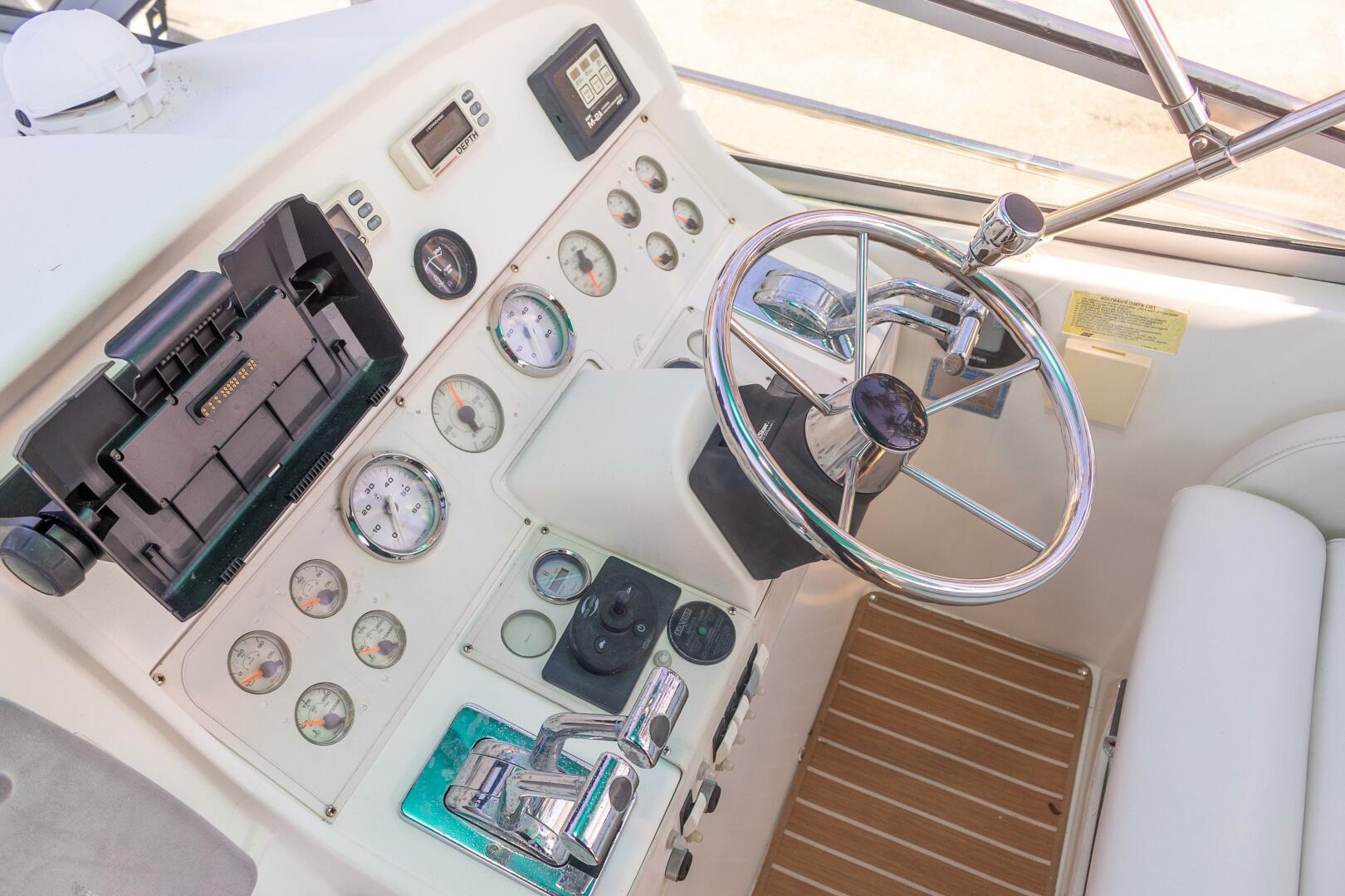 1995 Cruisers ESPRIT 3570 - Image 18