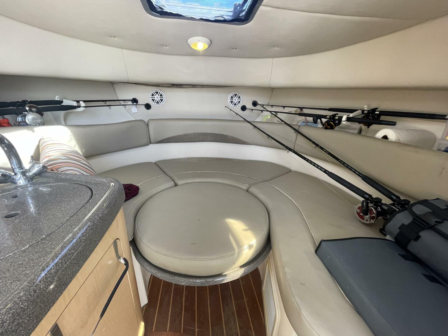 2001 Boston Whaler 285 Conquest - Image 18