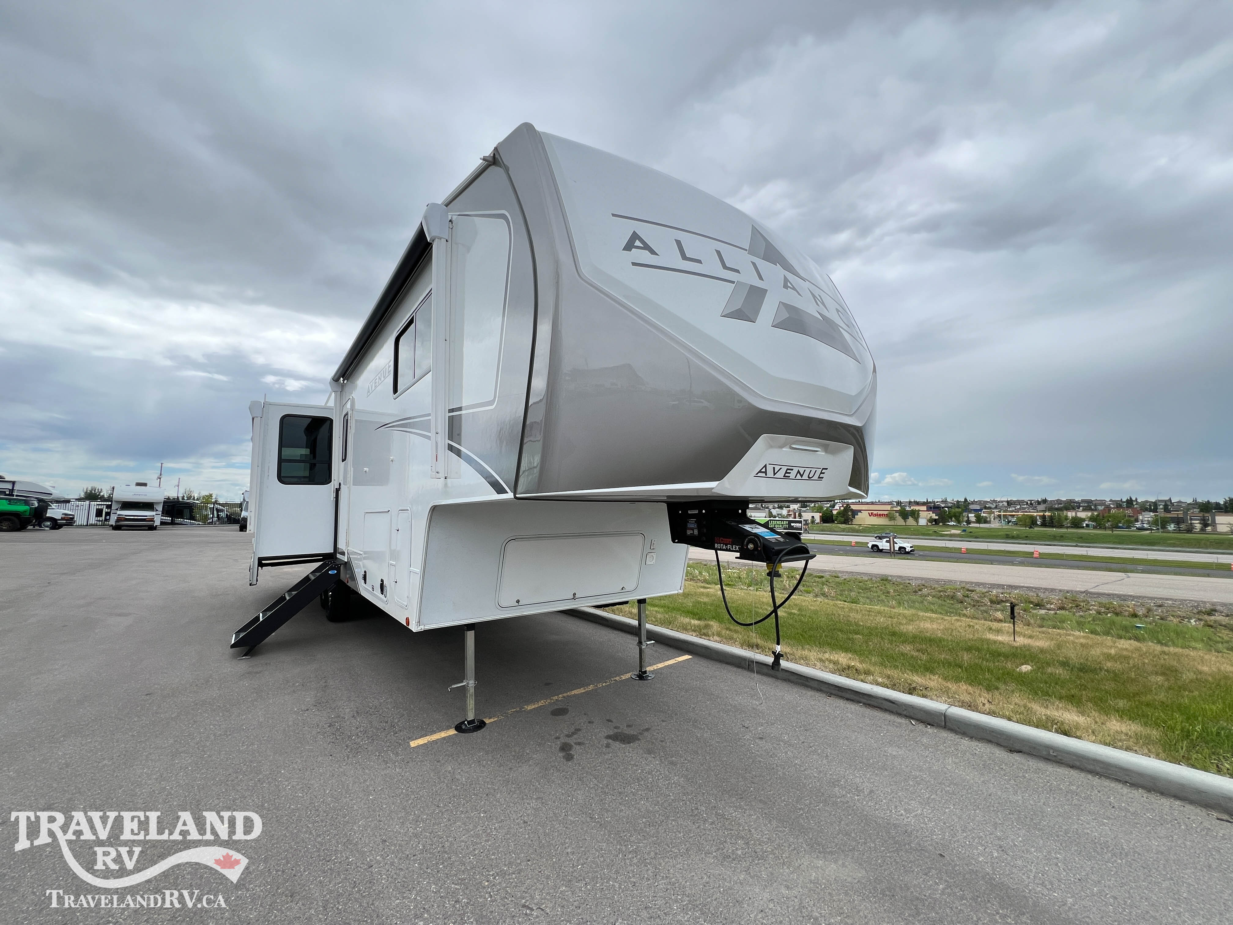 2026 Alliance RV Avenue 32RLS - Image 1