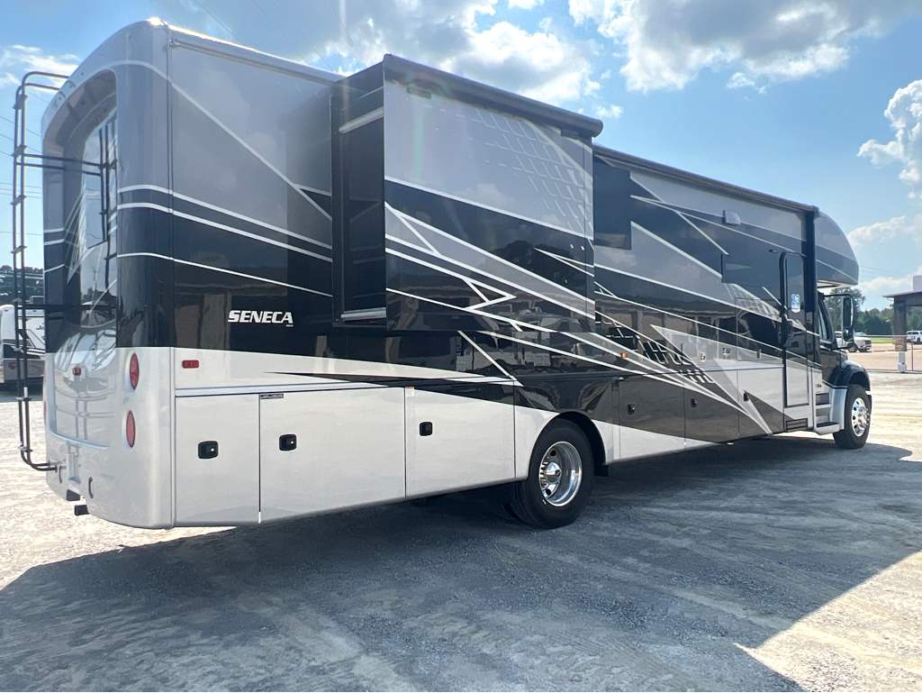 2026 JAYCO SENECA 37K - Image 4