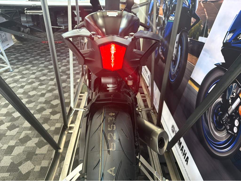 2026 Yamaha YZF-R6 Race - Image 8