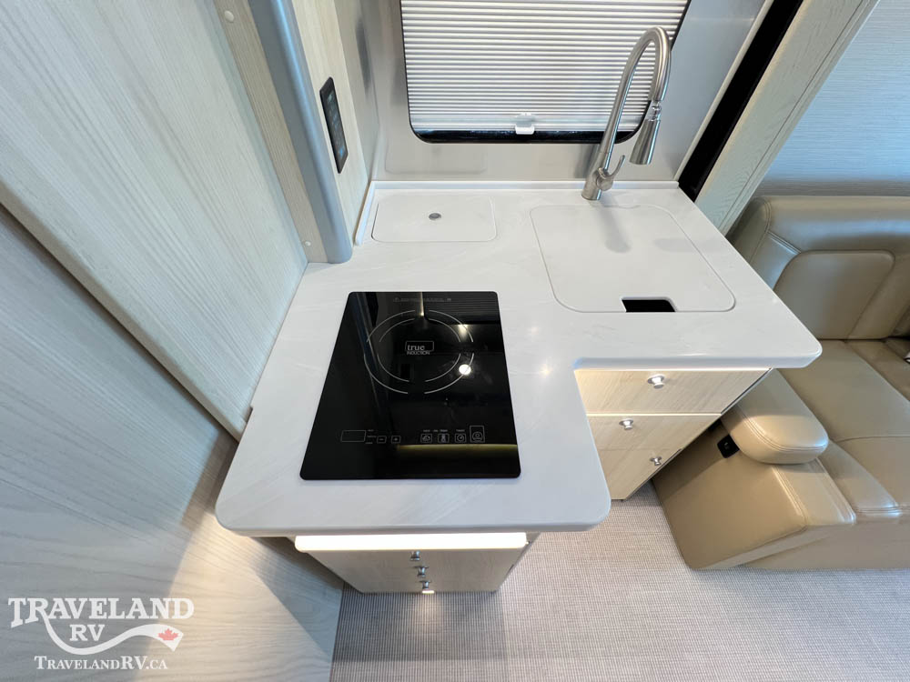 2025 AIRSTREAM ATLAS MURPHY SUITE E1 - Image 32