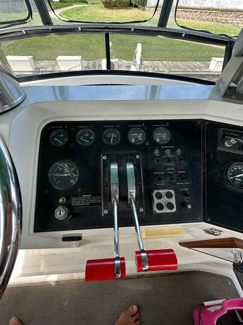 1991 Carver 3807 Aft Cabin - Image 15