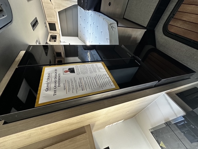 2027 Grand Design Lineage Series M 25TK - Image 16