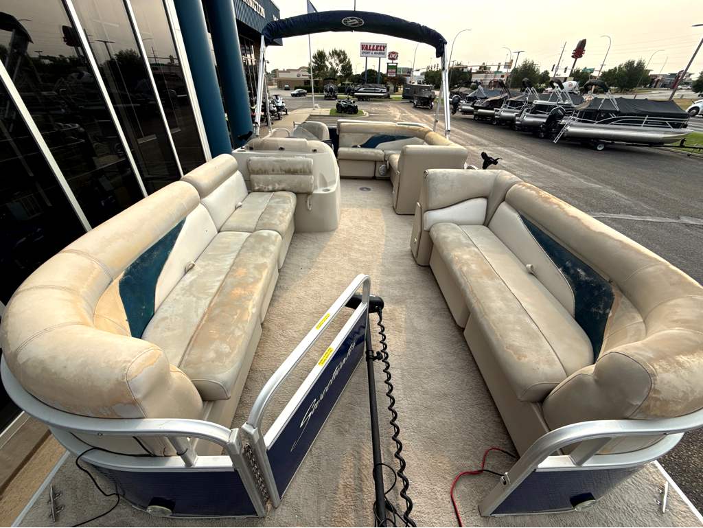 2011 Godfrey Sweetwater 2286FC - Image 8