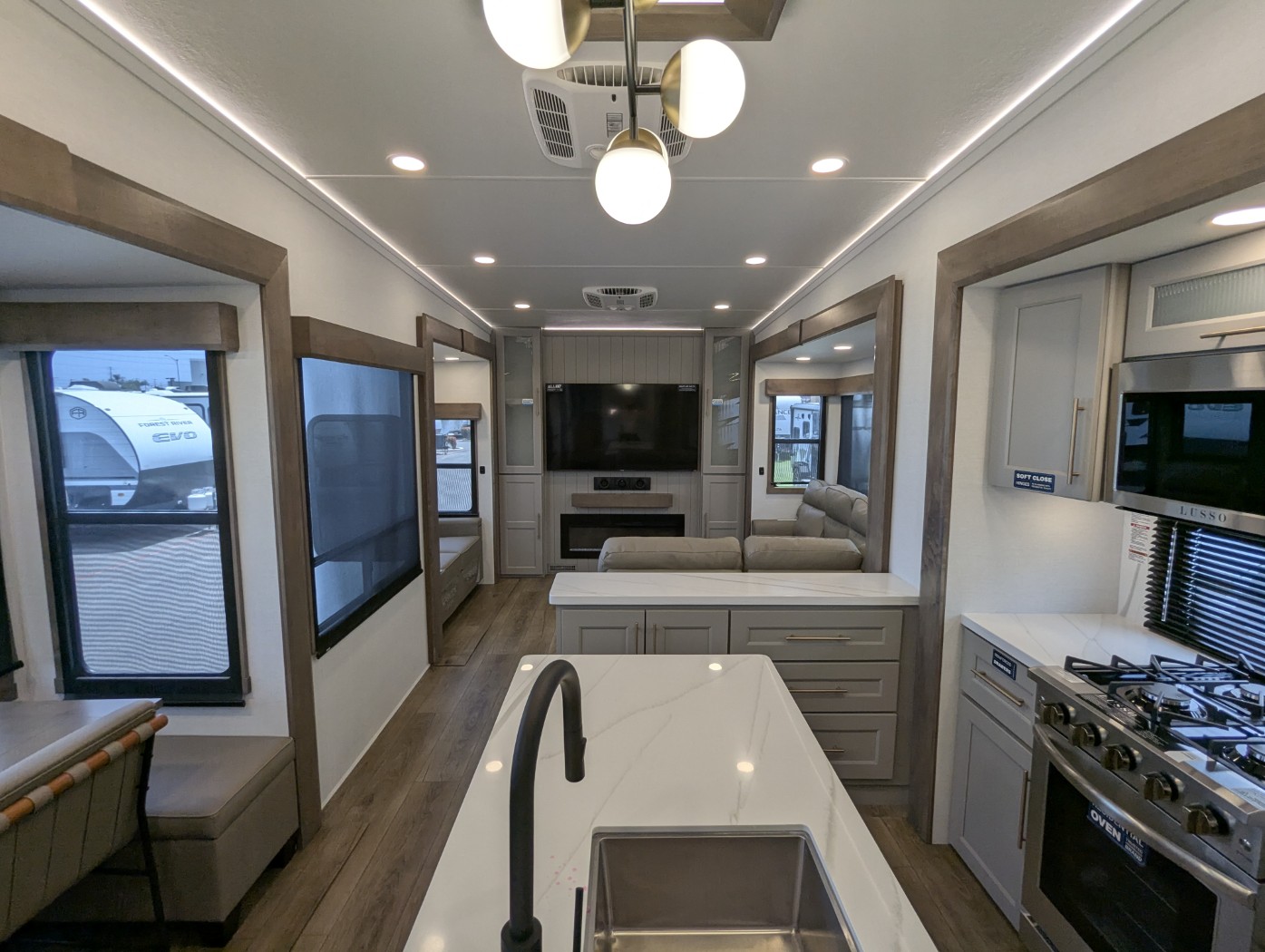 2025 Alliance RV Paradigm 375RD - Image 20