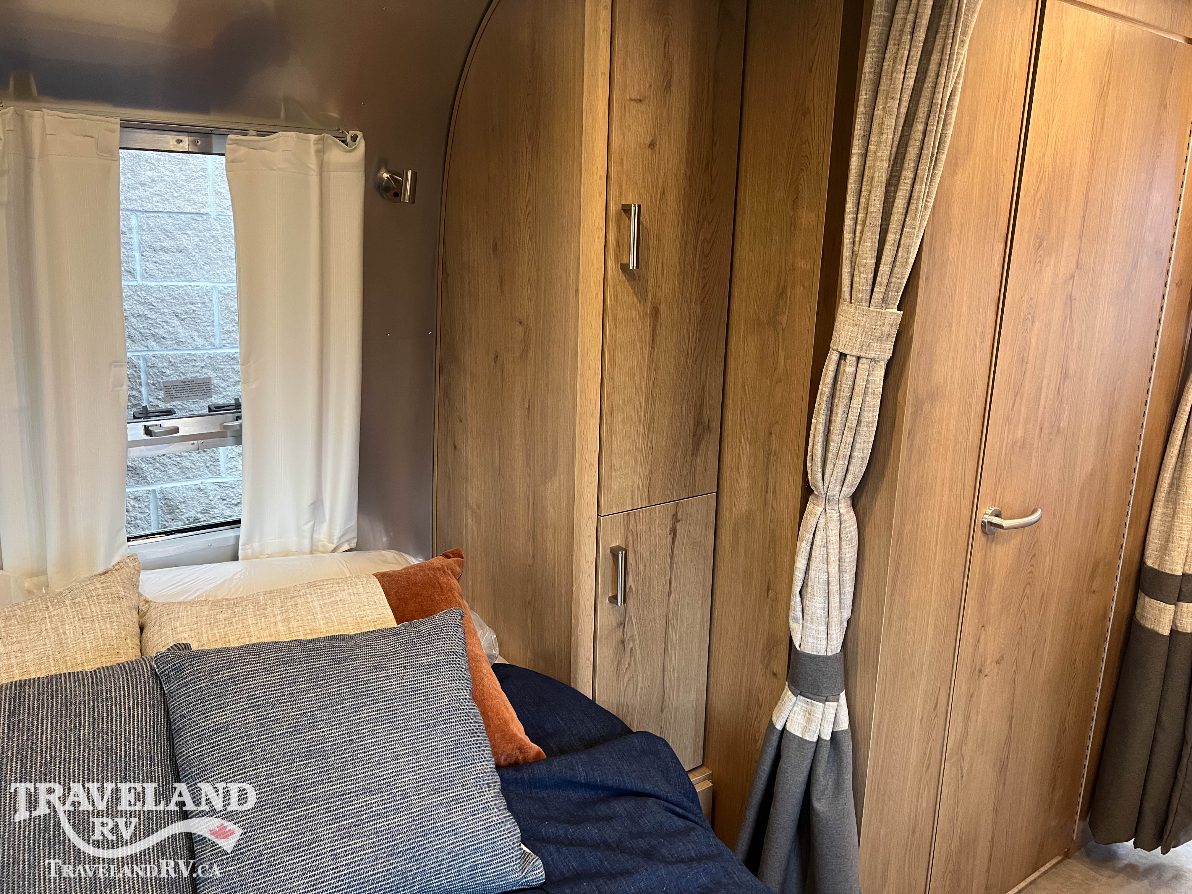 2026 Airstream Tradewind 25FBQ - Image 13