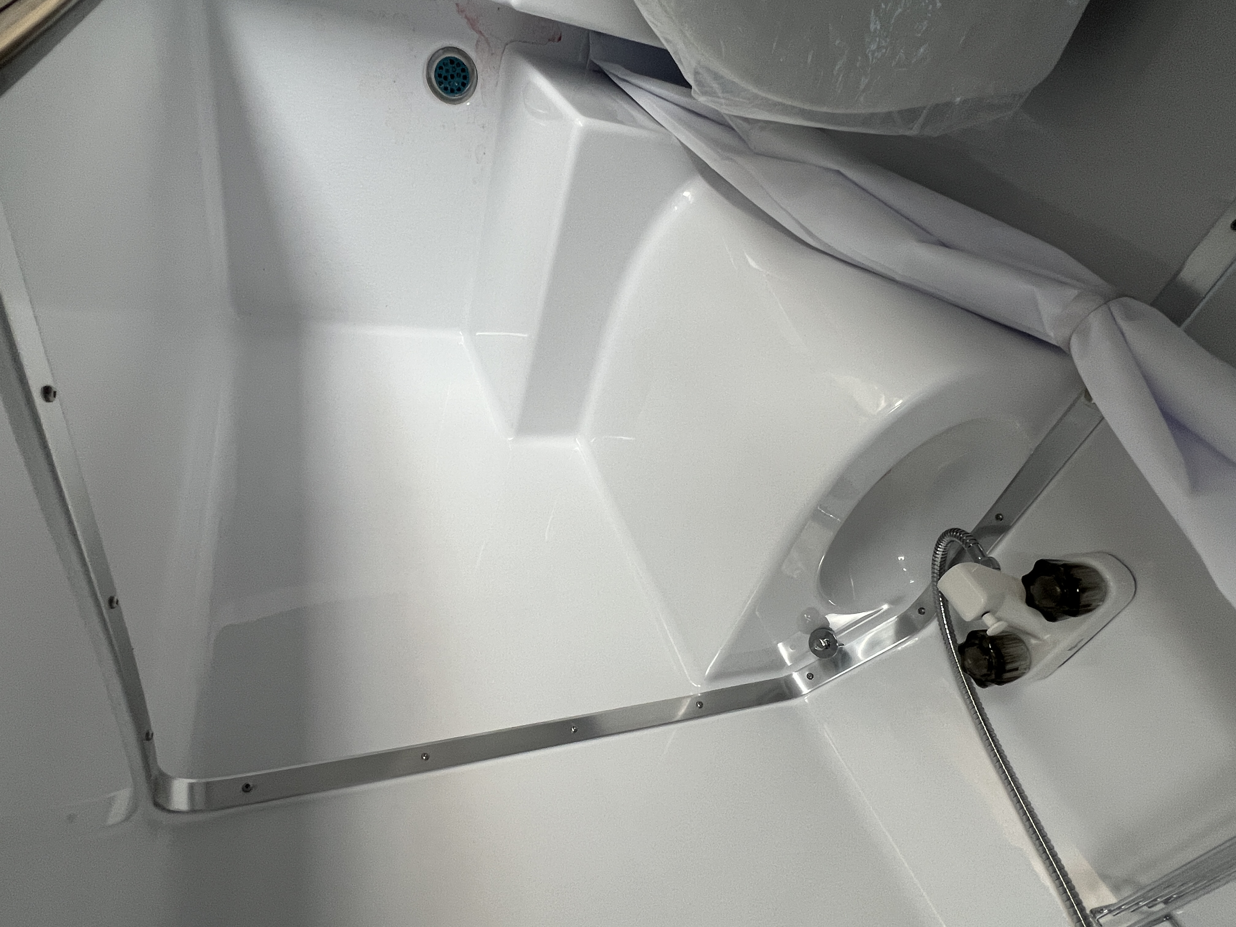2027 NORTHERN LITE LIMITED EDITION 8-11 EX DRY BATH - Image 22