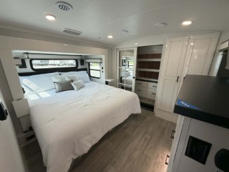 2027 JAYCO PINNACLE 32RLTS - Image 21