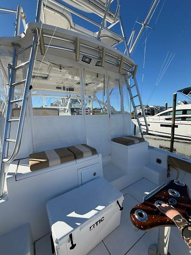 2011 Luhrs 37 IPS Canyon Series - Image 5