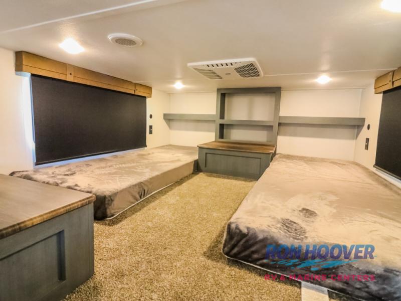 2026 PALOMINO PUMA 421LFT - Image 25