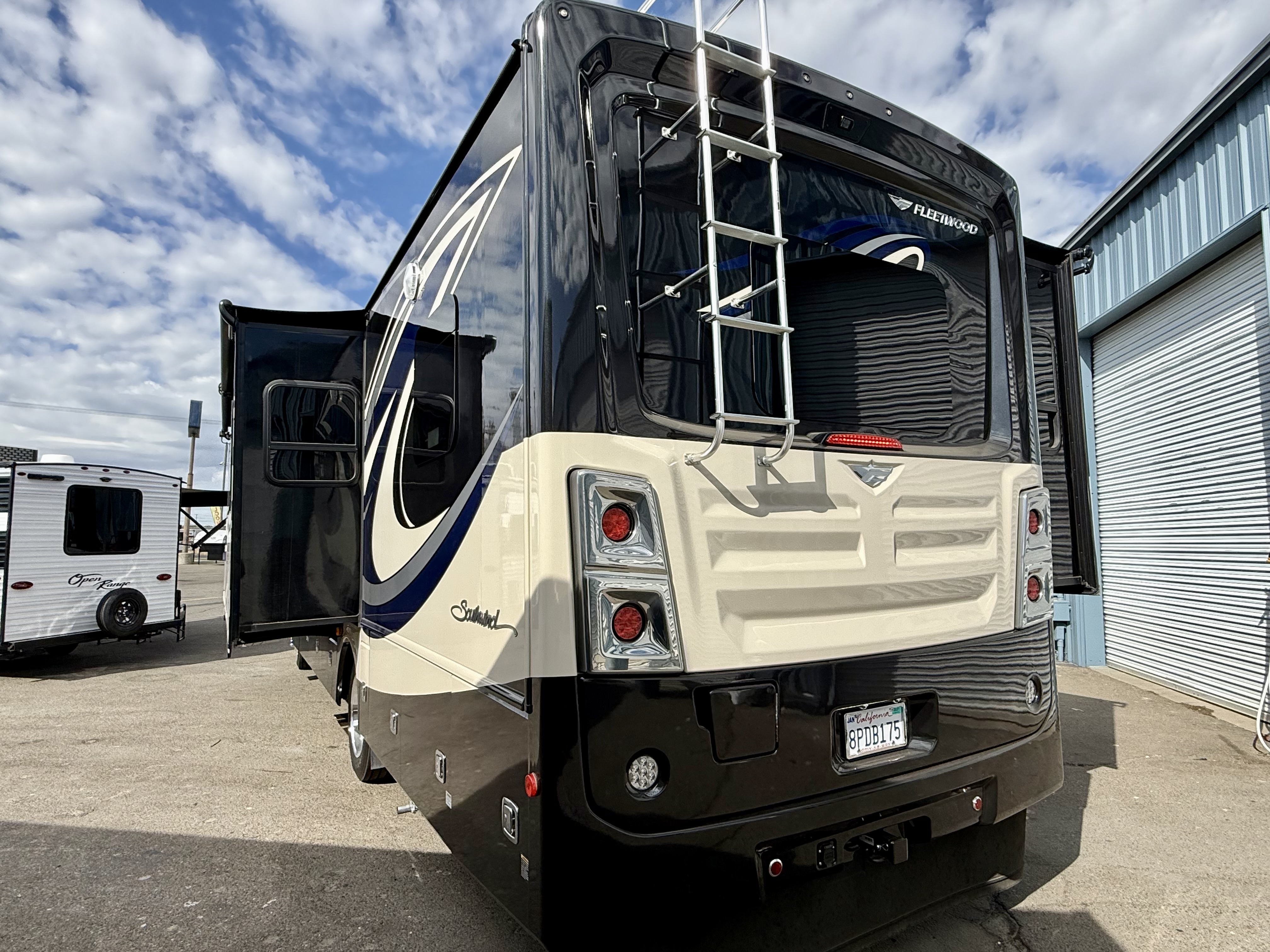 2018 Southwind 34C FULL BODY PAINT - Image 3