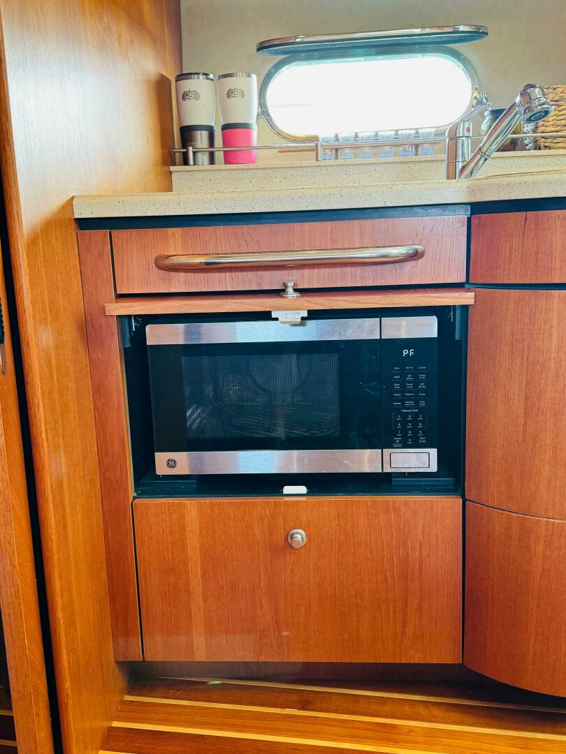 2007 Tiara Yachts 3900 Sovran - Image 25