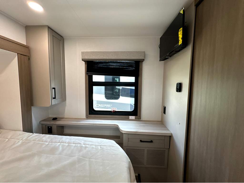 2027 ENTEGRA COACH ODYSSEY 30Z - Image 17