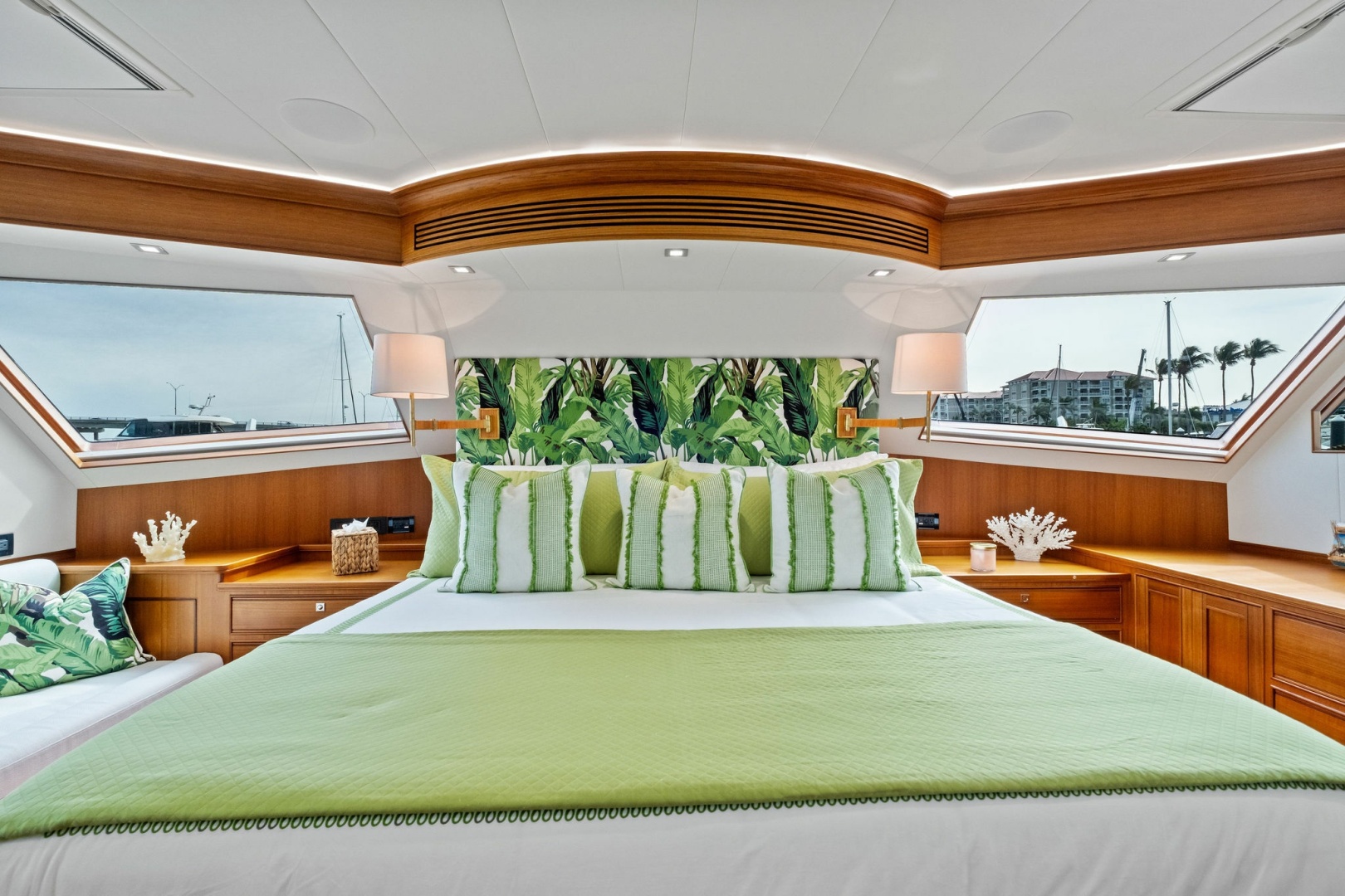 2024 Marlow 90V - Image 29