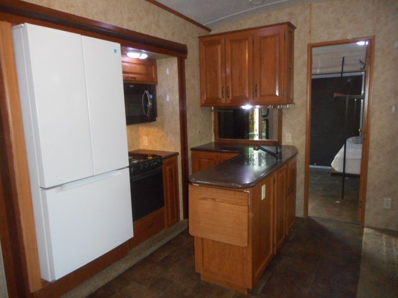 2013 Keystone Montana Mountaineer 357THT - Image 9