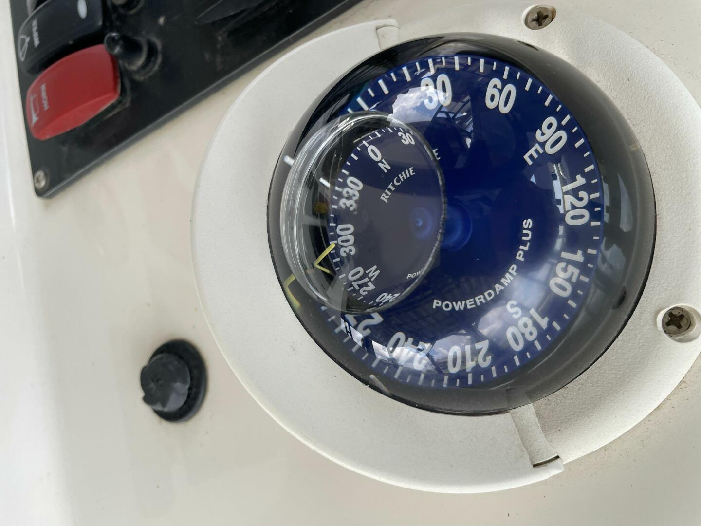 1997 Custom 31 Center Console - Image 12