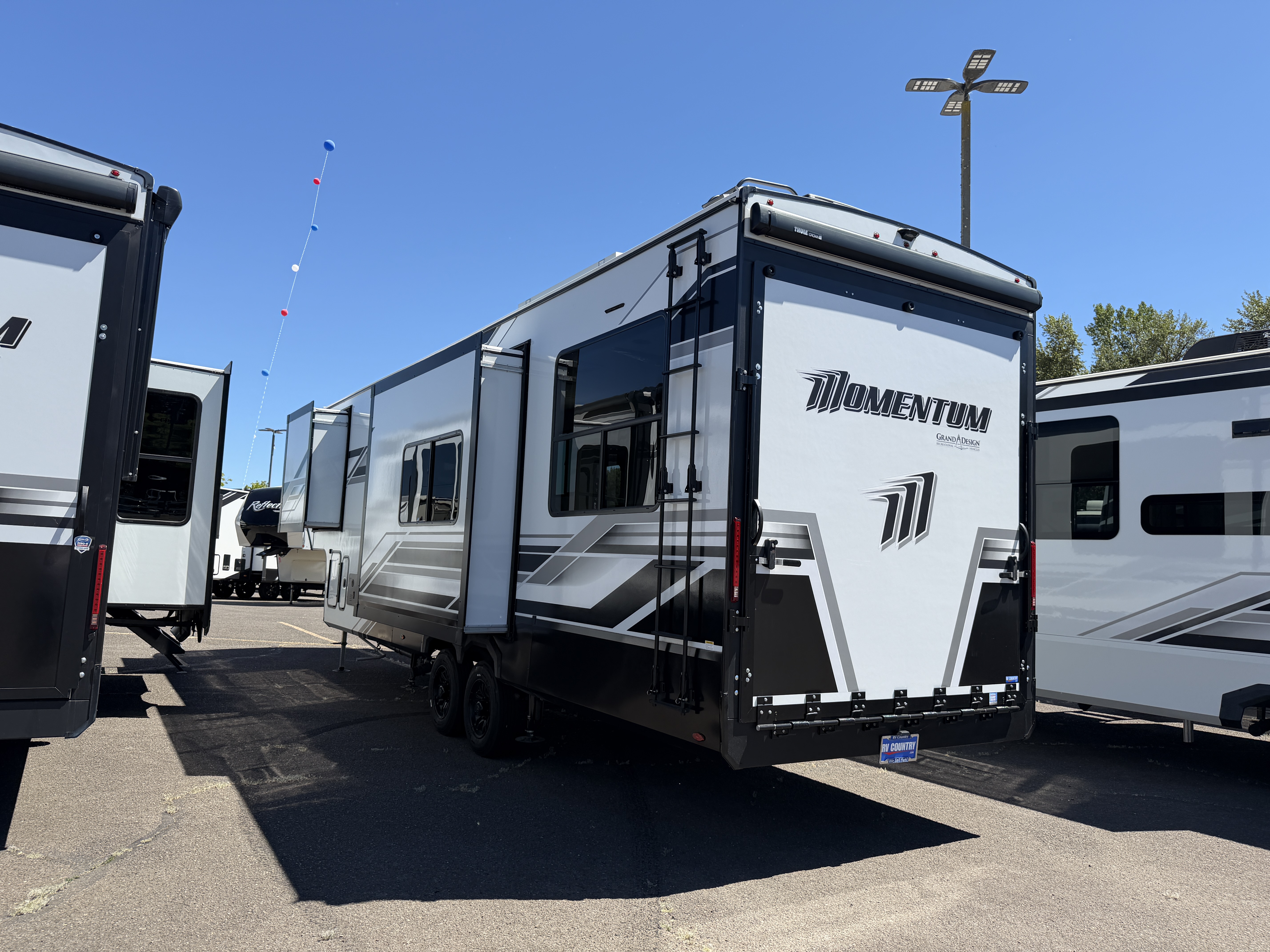 2026 Grand Design Momentum G-Class 325G - Image 2