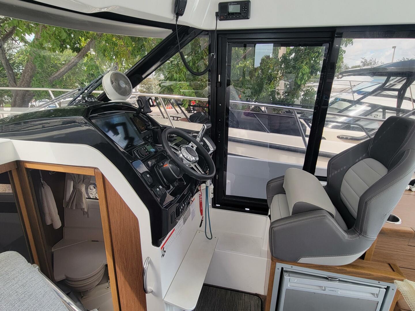 2023 Jeanneau NC895 - Image 11