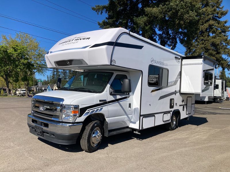 2026 Forest River Sunseeker LE 2250SLEF - Image 2