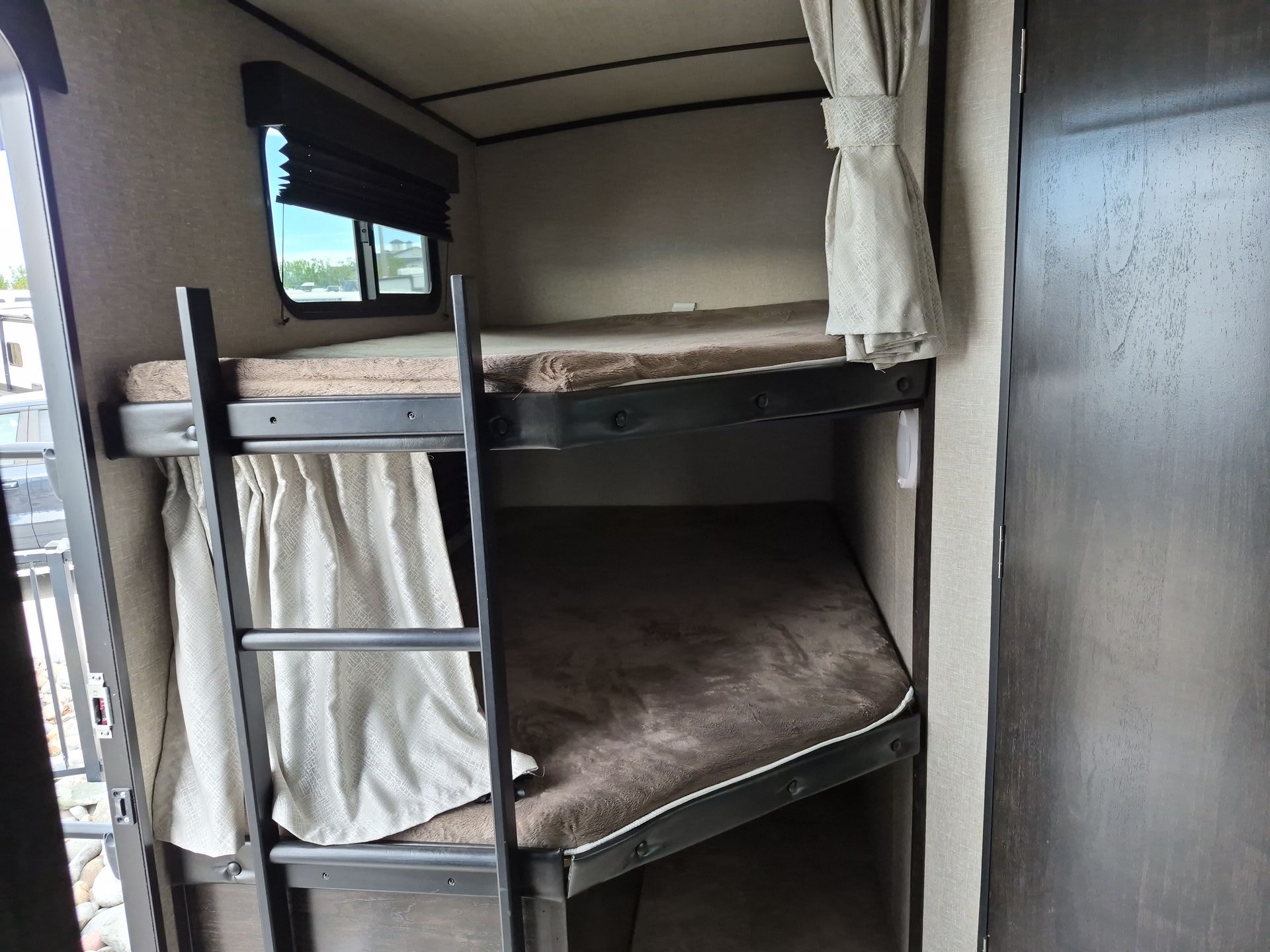 2019 Grand Design Imagine 2800BH - Image 21