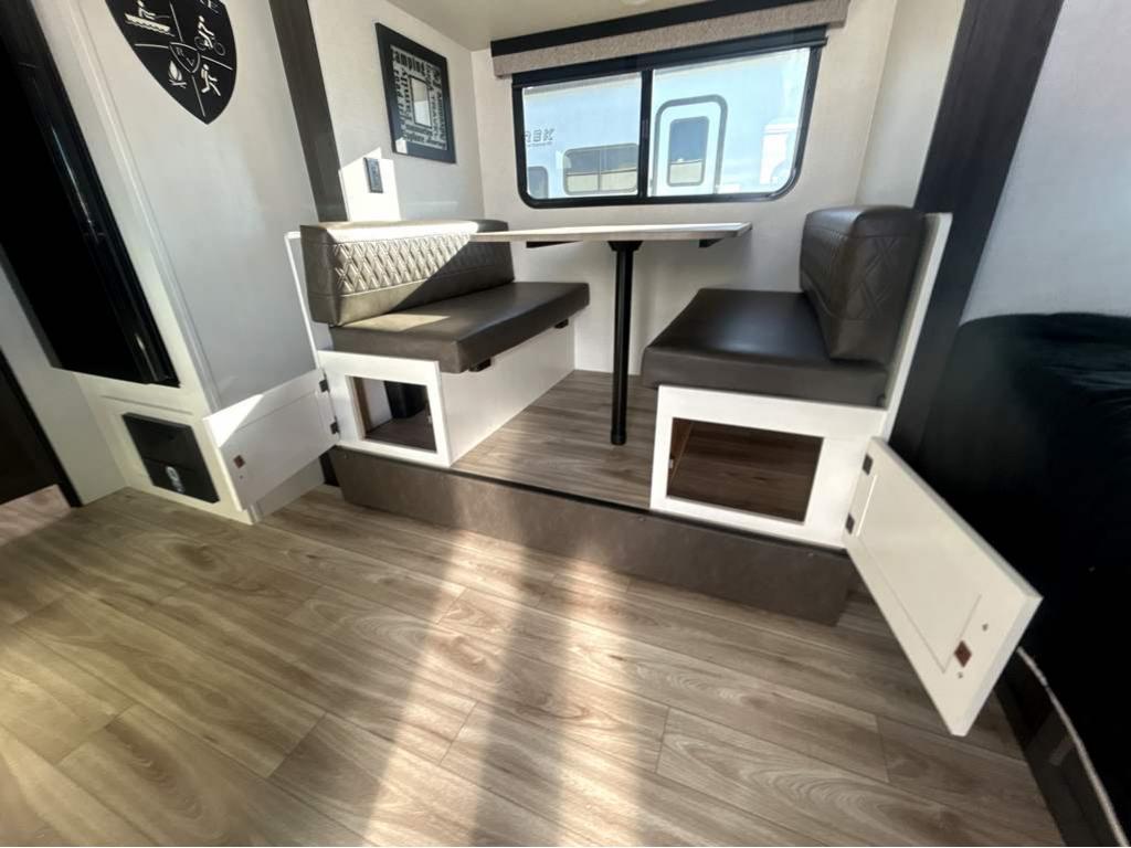 2026 VENTURE RV SPORTTREK STINGER 222VUD - Image 20