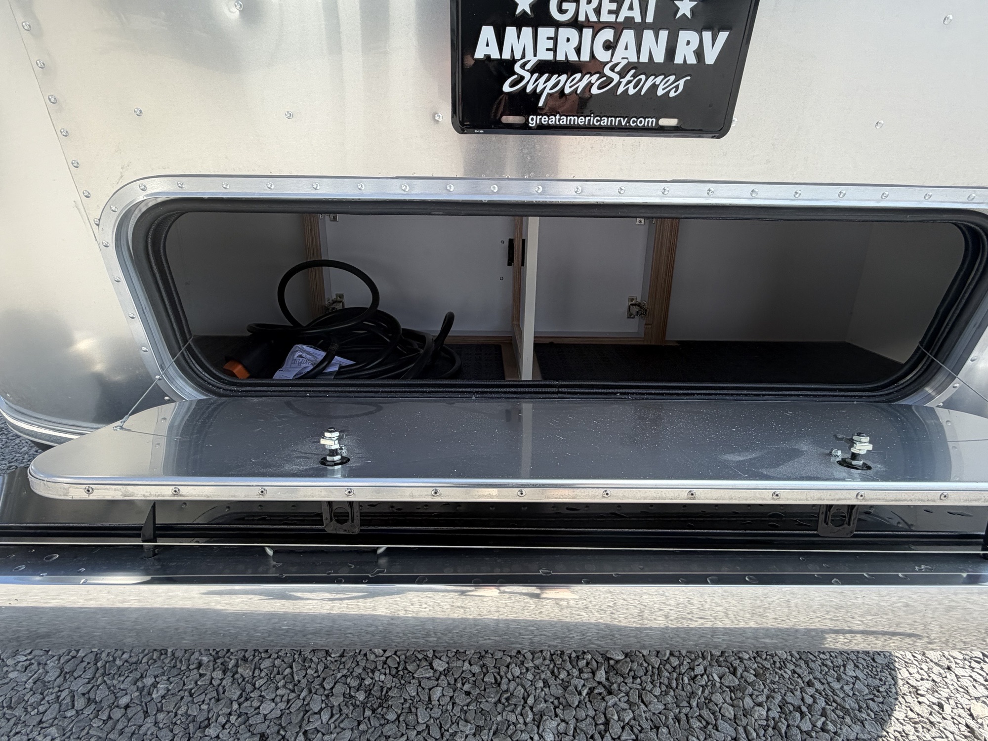 2027 AIRSTREAM CARAVEL 16RB - Image 22