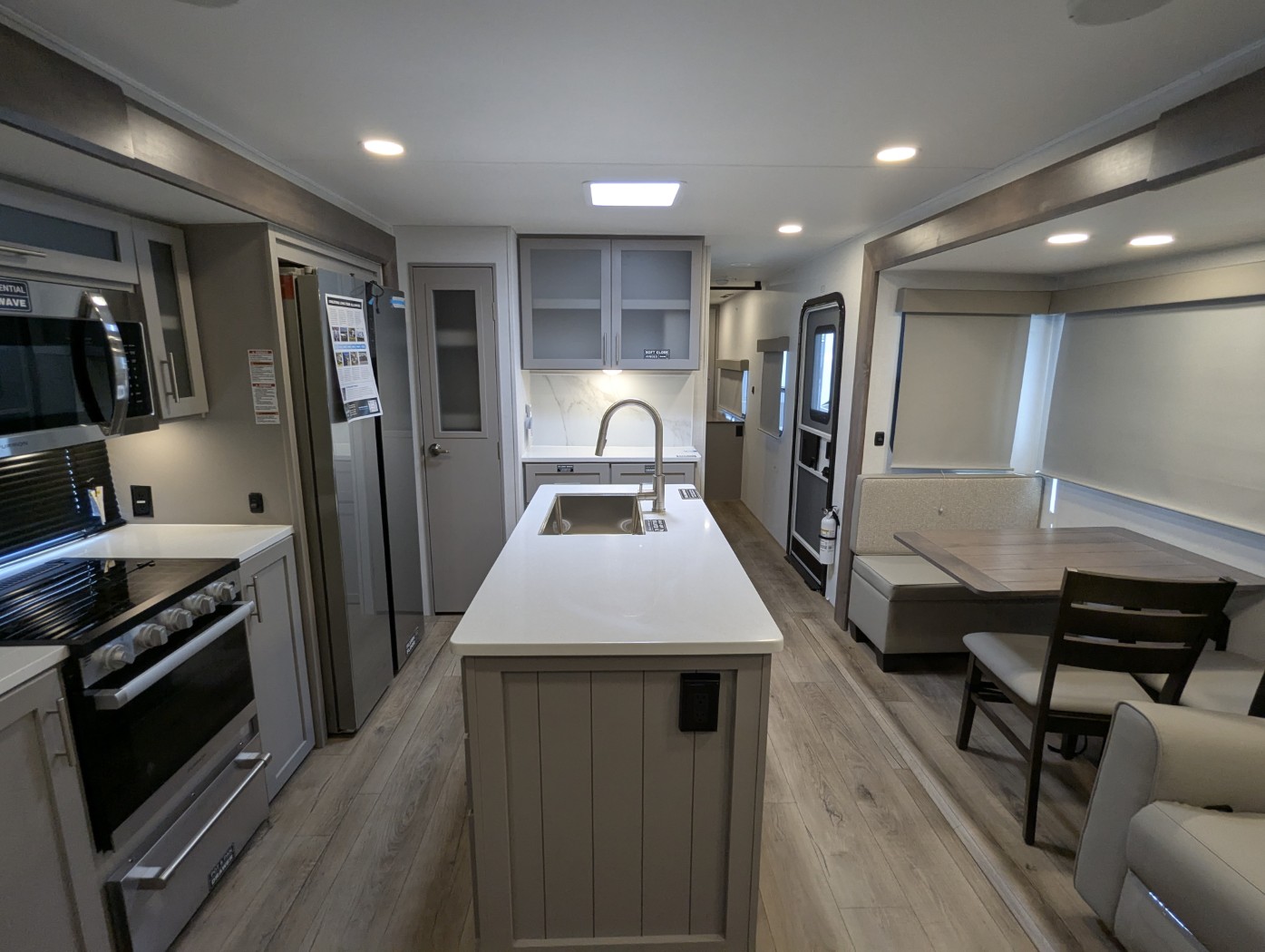 2026 Alliance RV Avenue 332RL - Image 25