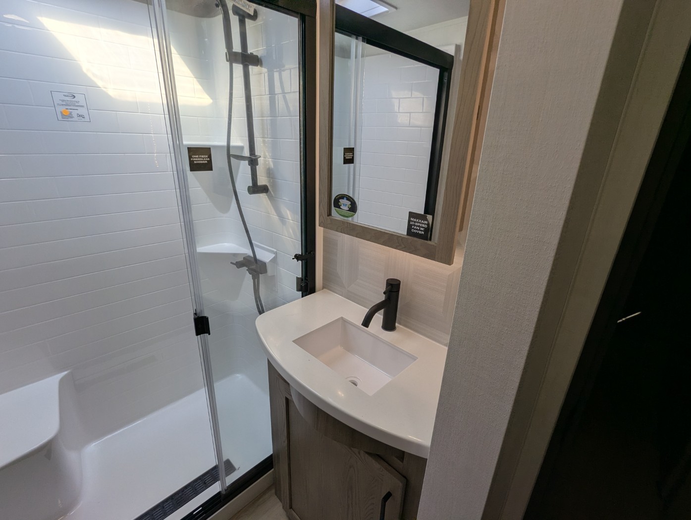 2026 Forest River Rockwood Signature R361RLS - Image 15