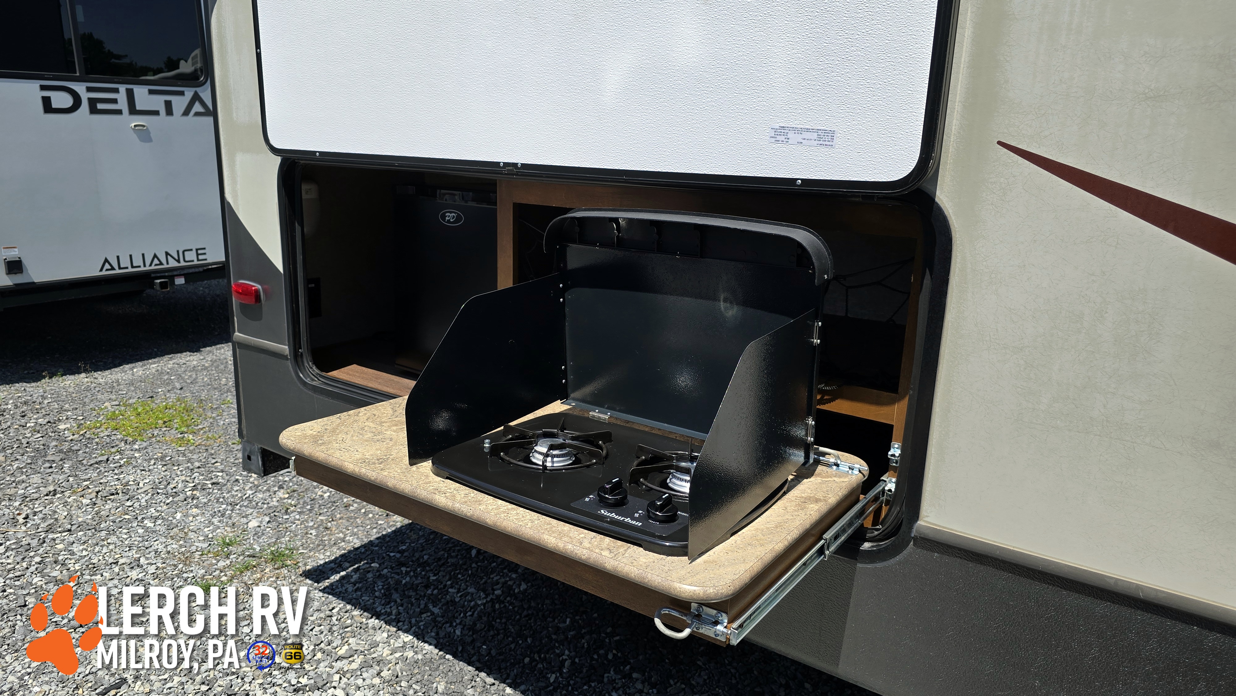 2016 KEYSTONE SPRINTER CAMPFIRE 28BH - Image 7