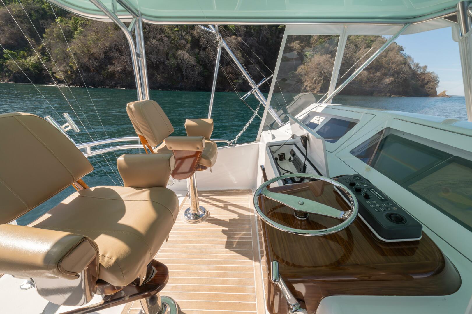 2006 Viking 56 Convertible - Image 8