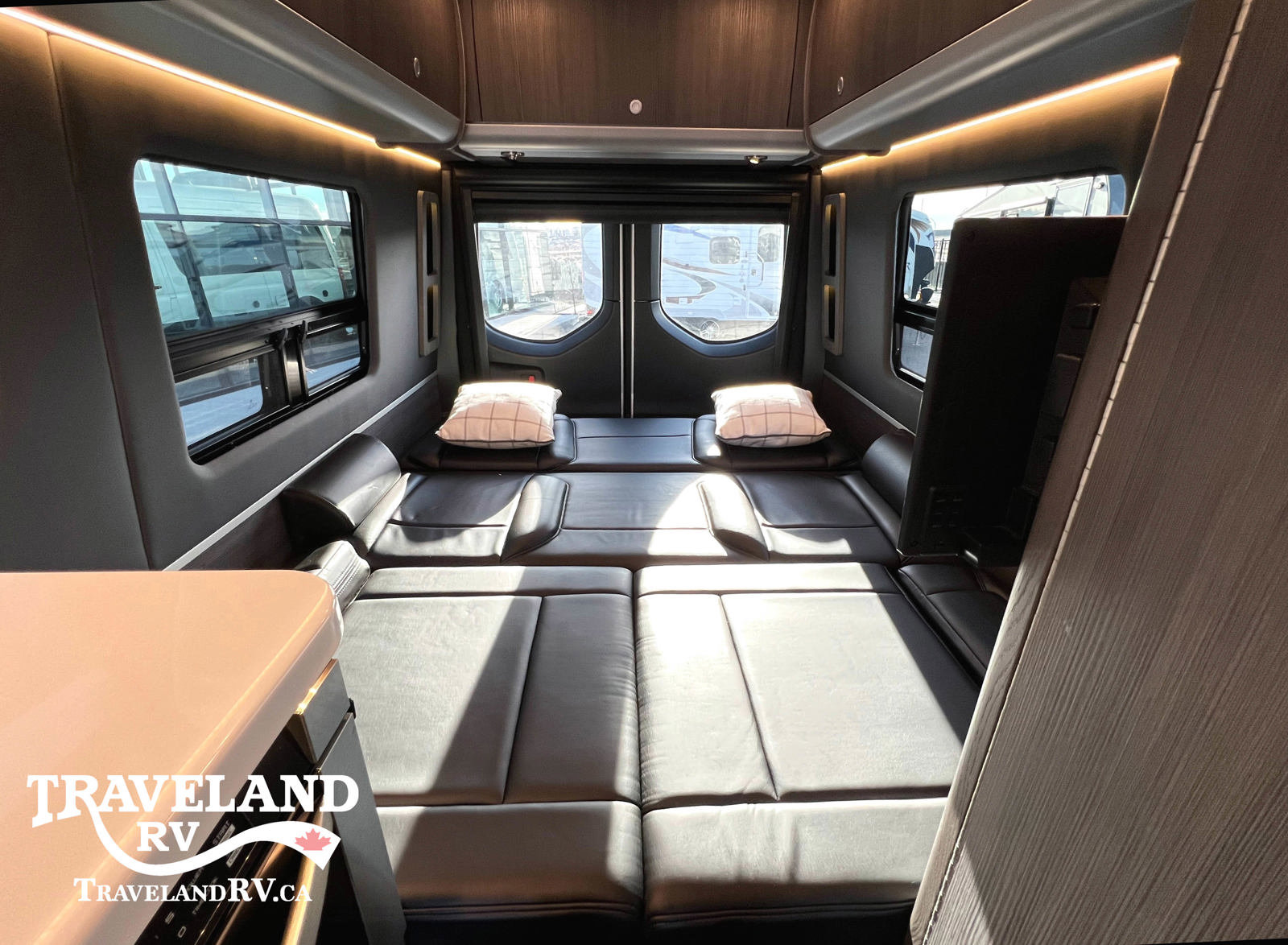 2023 AIRSTREAM INTERSTATE 24GT E-1 PKG - Image 18