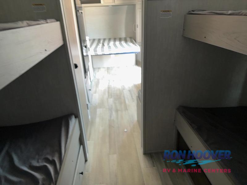 2025 COACHMEN VIKING 25QBH - Image 15