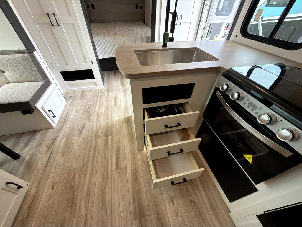 2026 VENTURE RV SIENNA 281VQB - Image 20