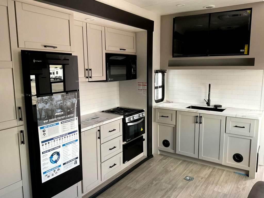 2027 JAYCO SEISMIC 265 - Image 25