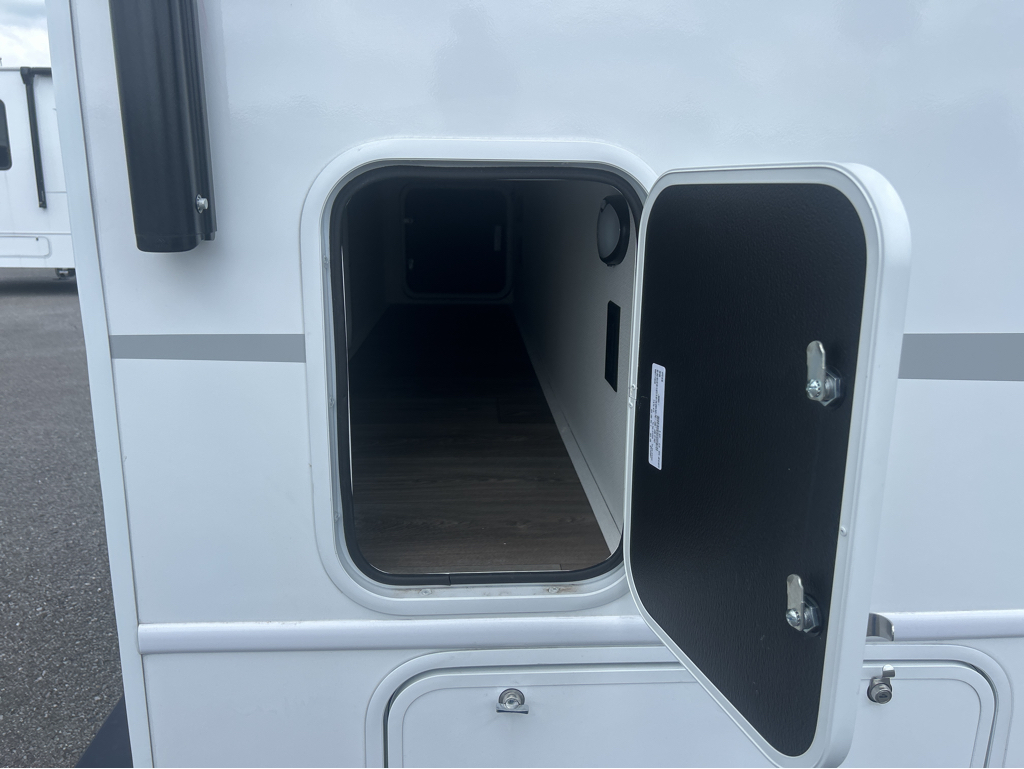 2027 ENTEGRA COACH ODYSSEY 20LF - Image 5