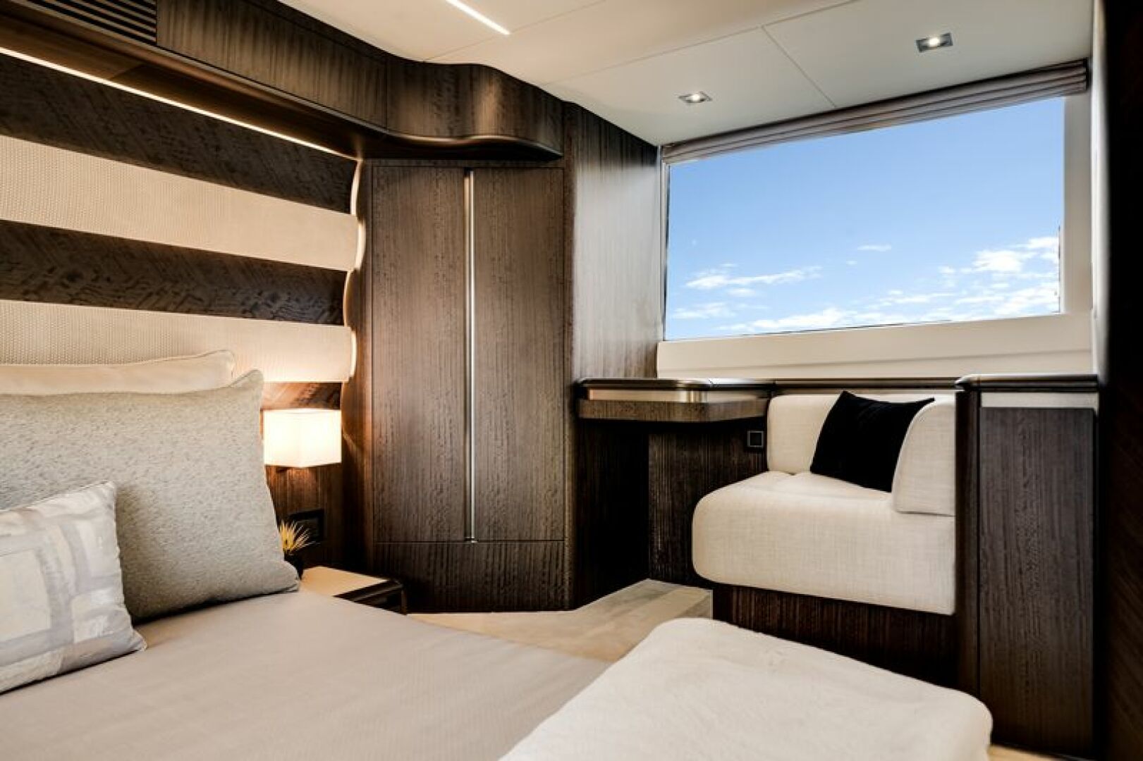 2024 Galeon 560 FLY Base - Image 13