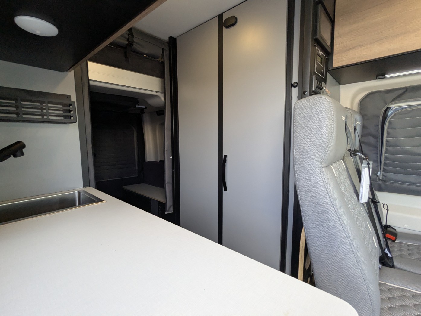 2026 Winnebago Revel 44E - Image 15
