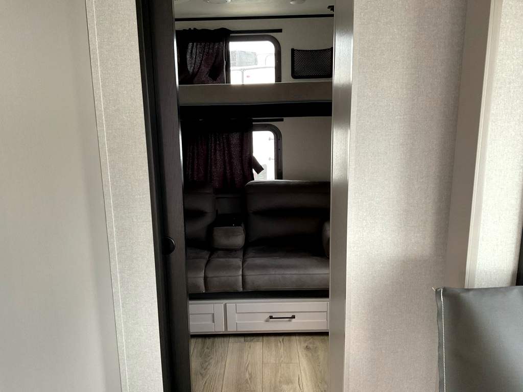 2026 JAYCO Jay Feather 29 QBH - Image 21