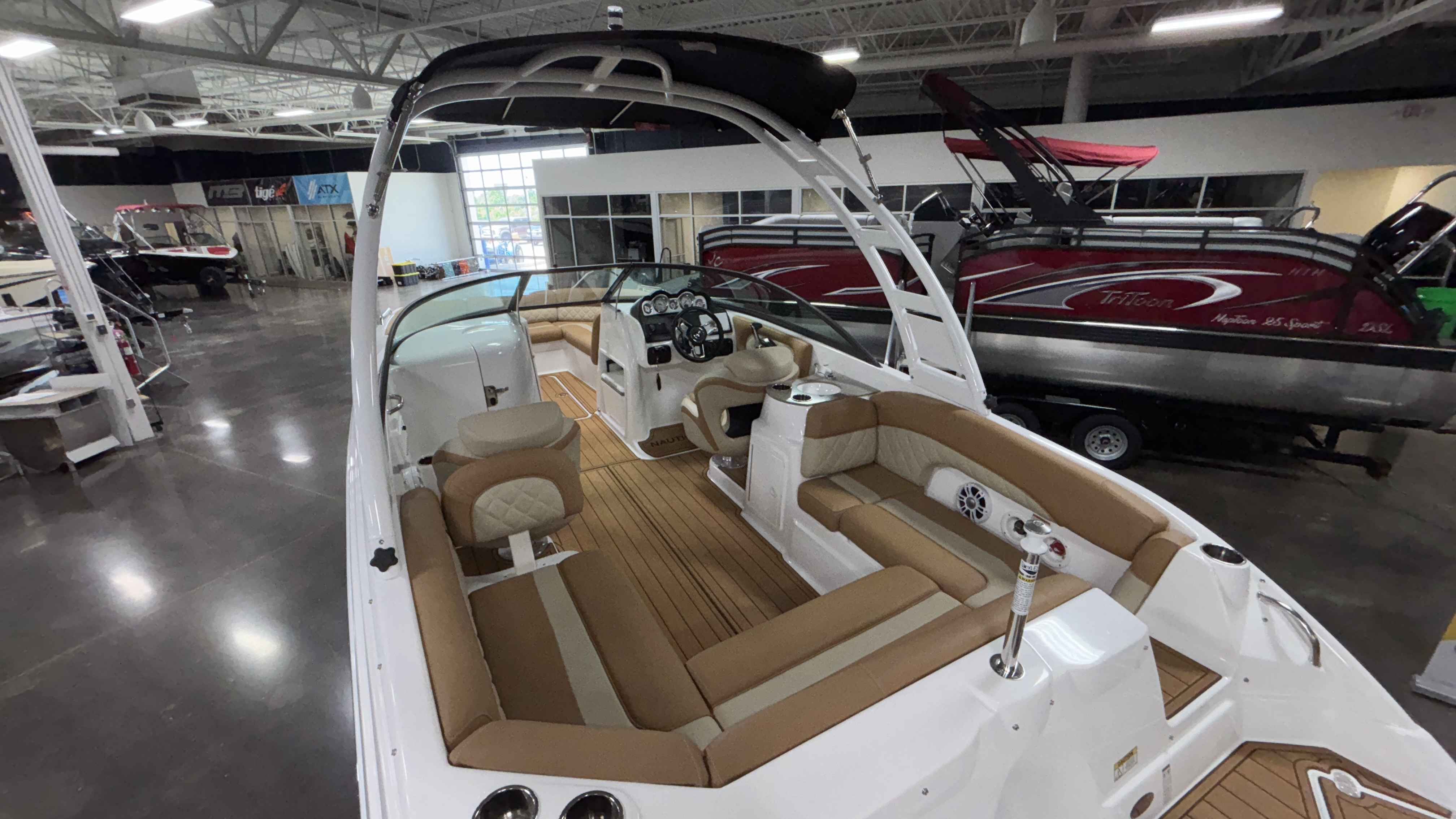 2025 Nauticstar 243DC Deck - Image 7