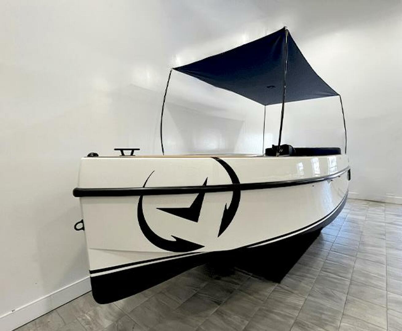 2024 Vision WX Tritoon - Image 23