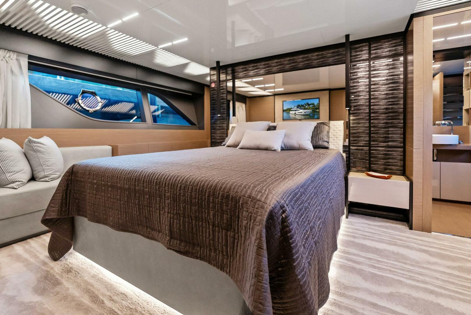 2019 Ferretti Yachts Ferretti Yachts Ferretti 780 Base - Image 38