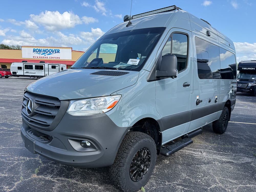 2025 THOR MOTORCOACH 19A - Image 2