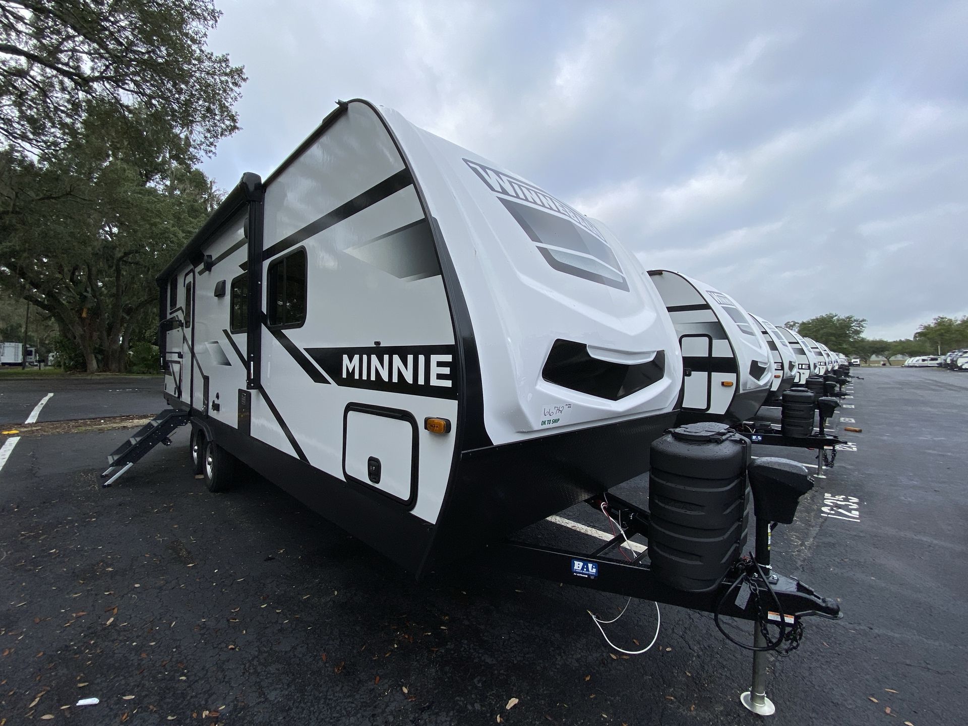 2024 Winnebago Minnie