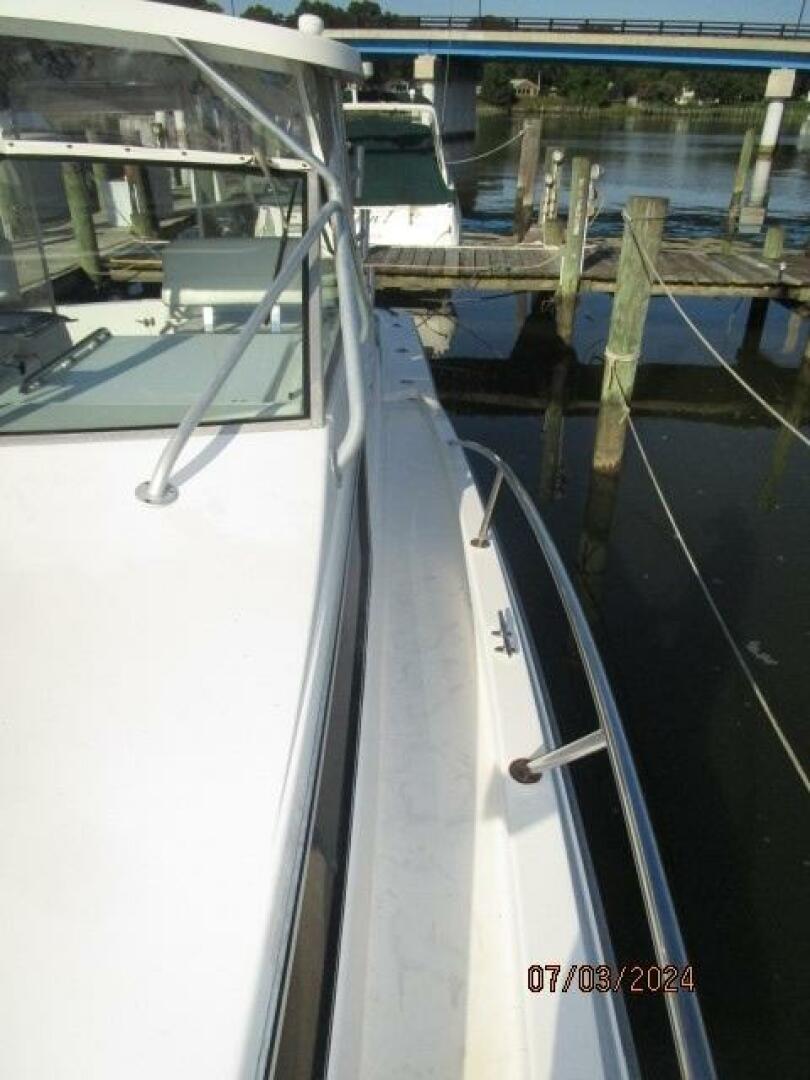 1996 Wellcraft 3300 Coastal - Image 17