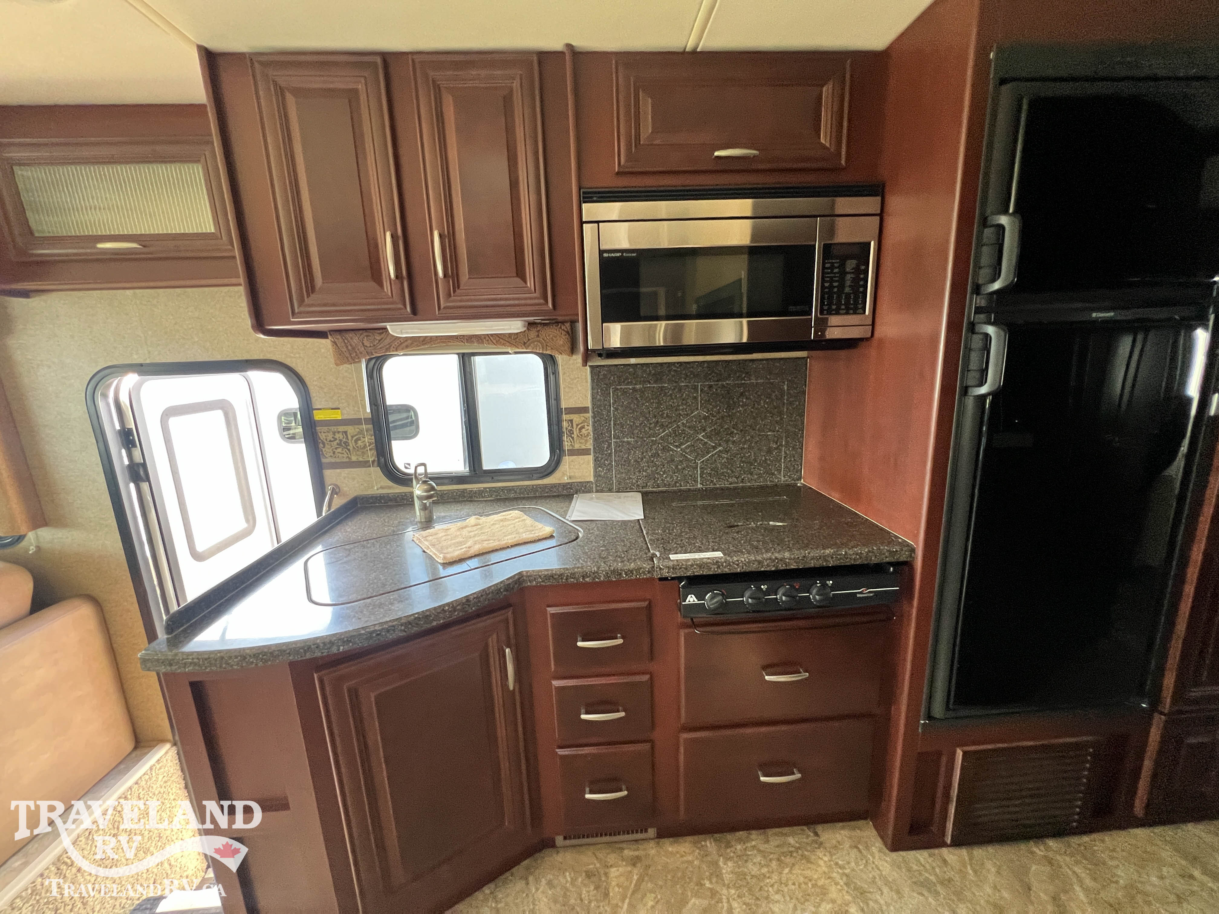 2012 Thor Motor Coach CHALLENGER 32VC HMS - Image 18