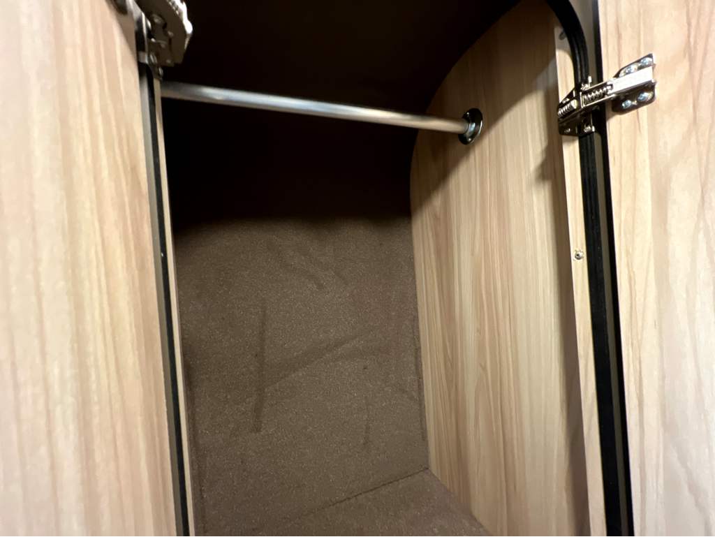2027 ENTEGRA COACH ETHOS 20T - Image 19
