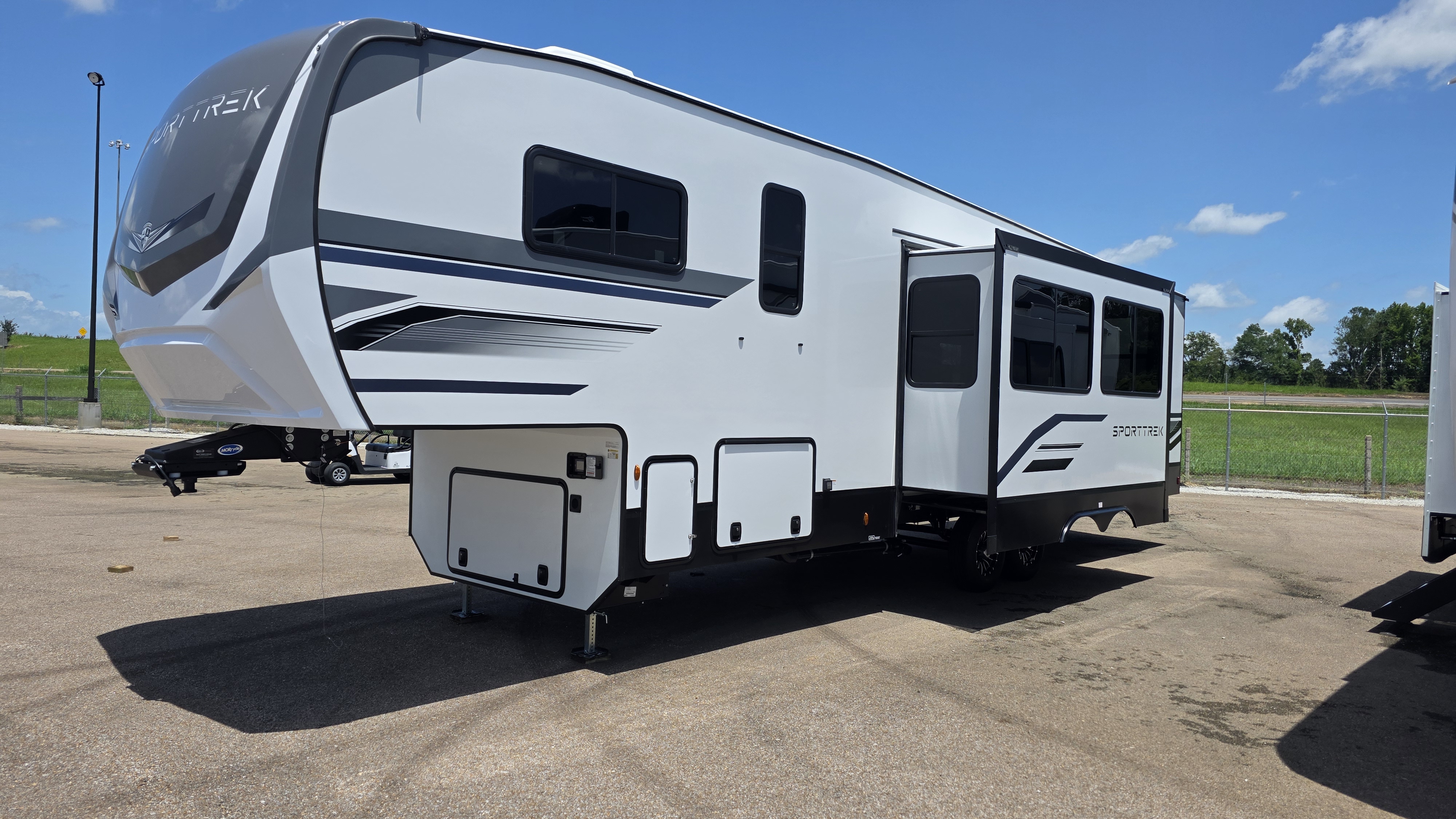 2027 VENTURE RV SPORTTREK 312VTB - Image 1