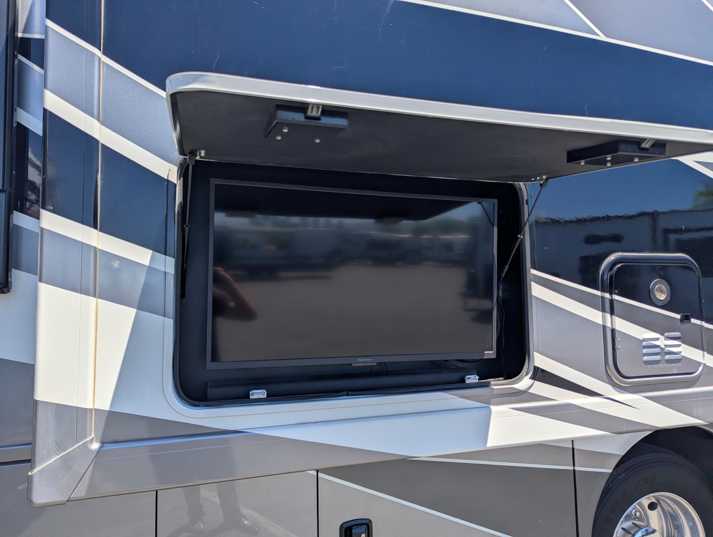 2023 Thor Motor Coach Challenger 37DS - Image 14