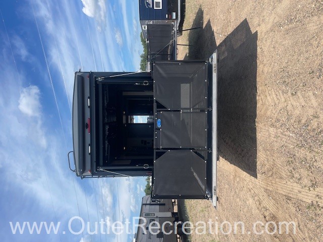 2017 Forest River XLR Thunderbolt 422AMP - Image 7